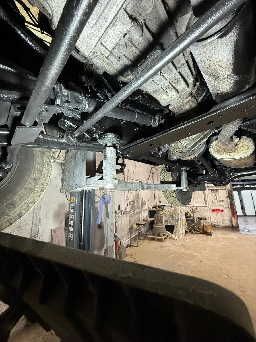 Land Rover Defender 90 - Image 4