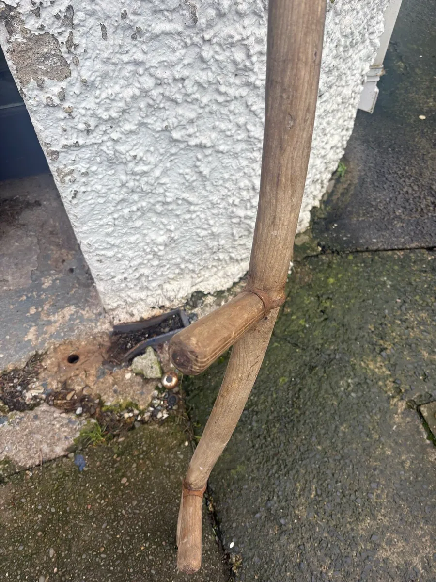 Antique European scythe - Image 4