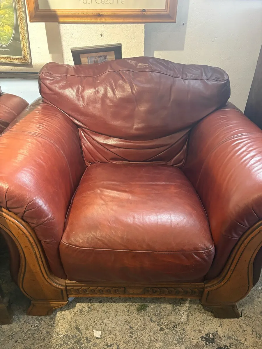 Leather 2x 1. Three seater couch - Image 1