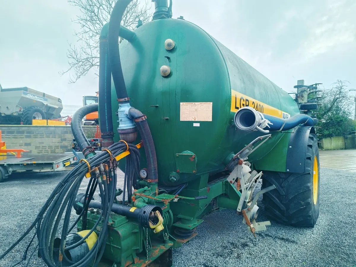 Major 2400 Tanker with Rain gun & Trailing Shoe9 - Image 3