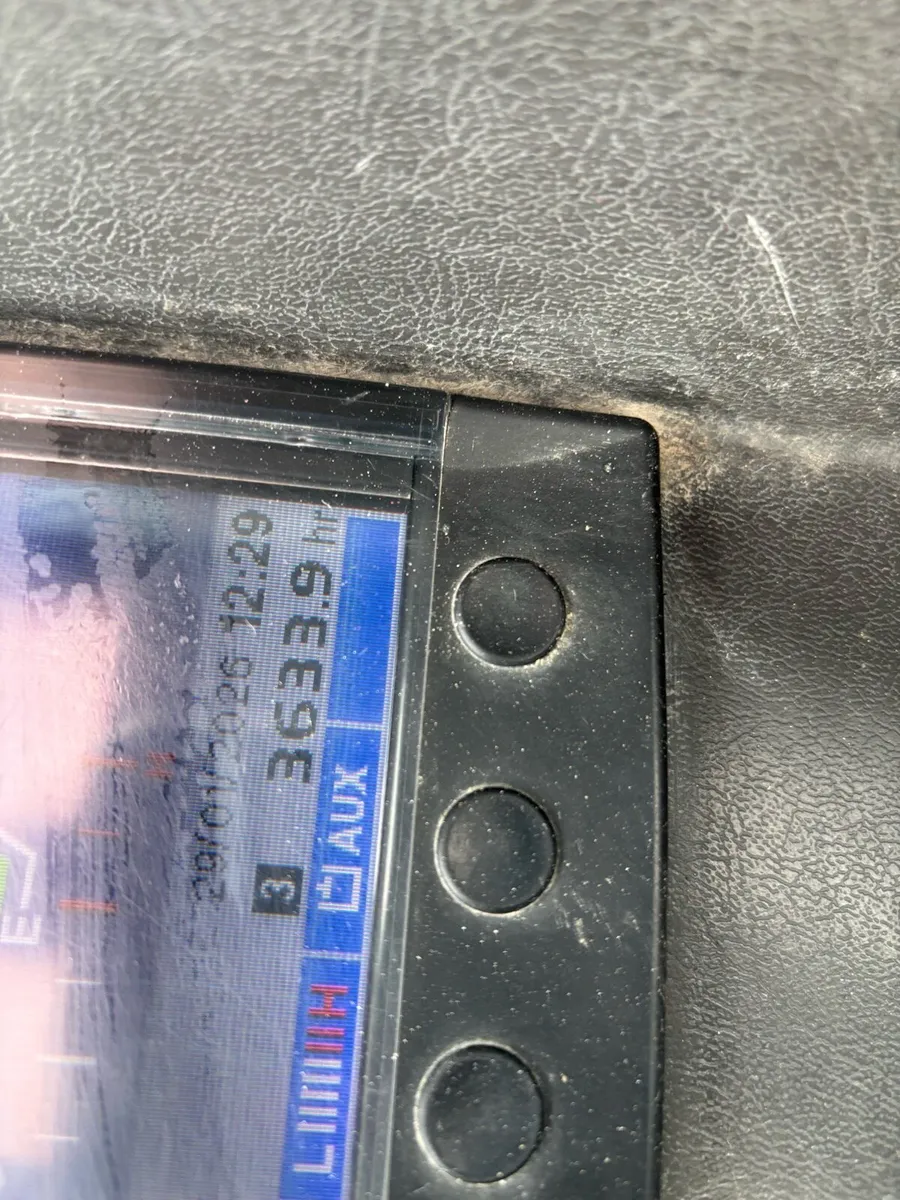 Takeuchi TB260 excavator - Image 4