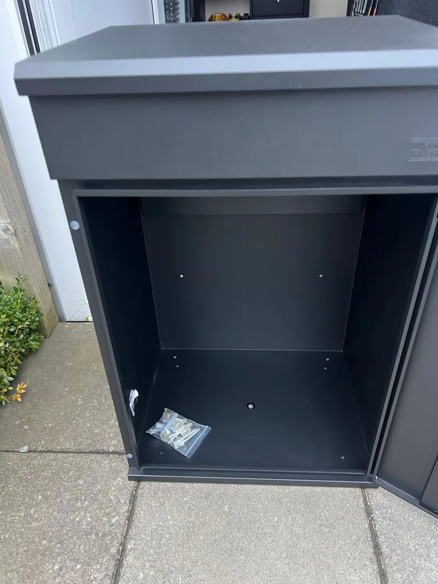 Outdoor Wall Mounted  Secure Parcel Delivery Box - Image 4