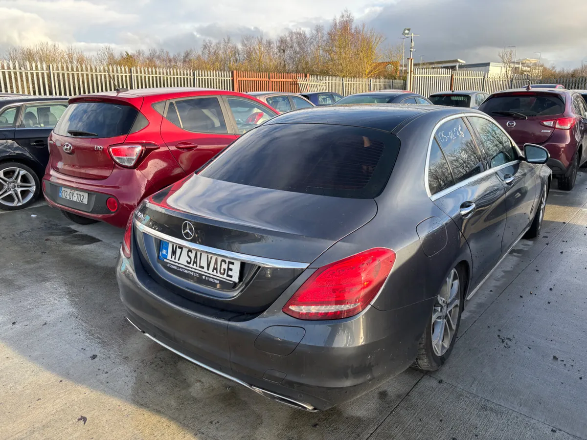 16 Merc c350e 208km Flood Damage - Image 3