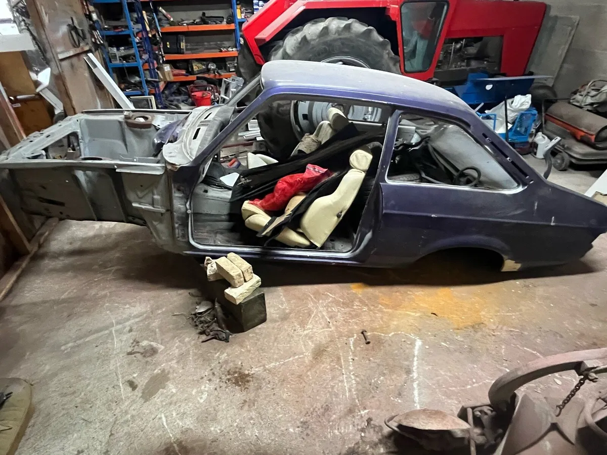 Ford escort rs2000 shell - Image 1