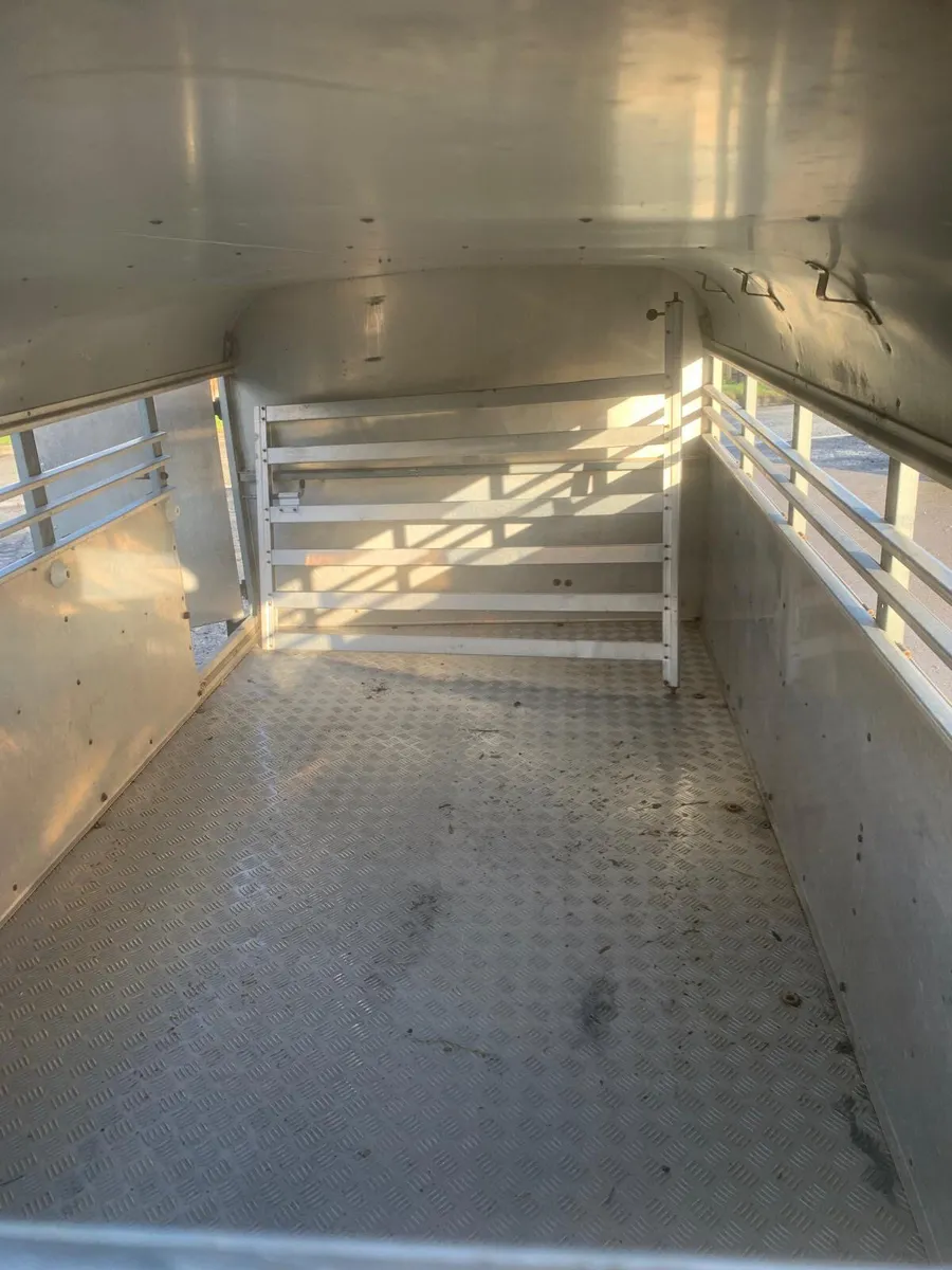 Ifor Williams 10ft sheep trailer - Image 4