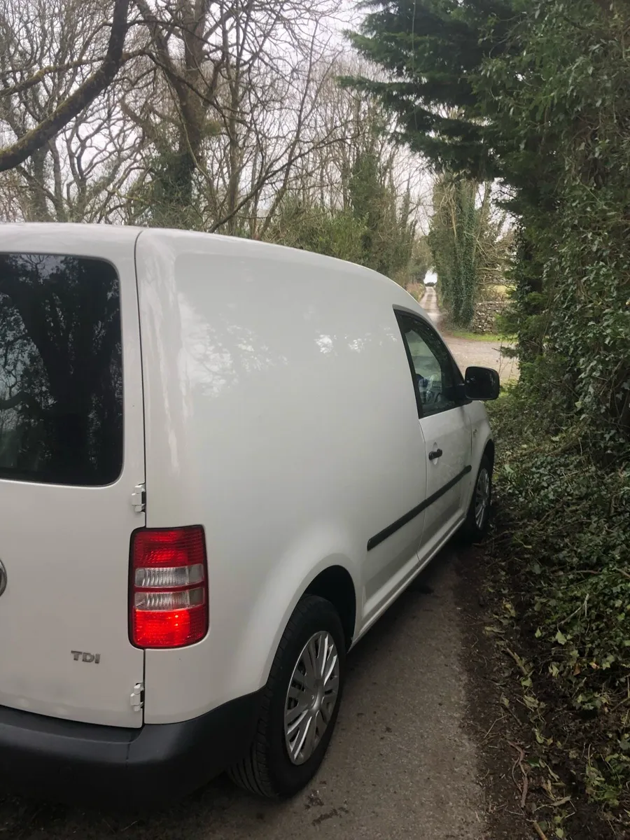 Volkswagen caddy (low mileage) - Image 4