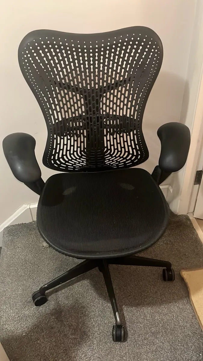 Herman Miller Mirra 2 Office chair - Image 2