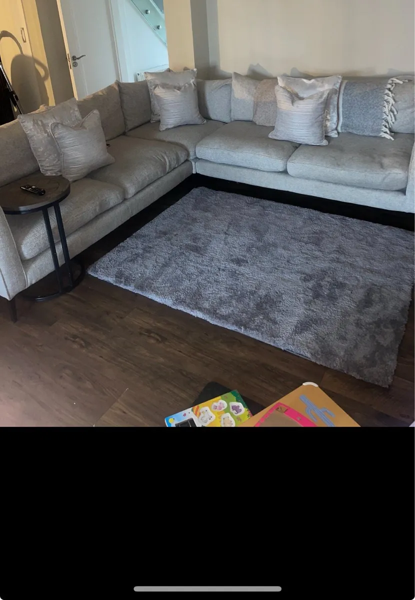 Corner couch - Image 2