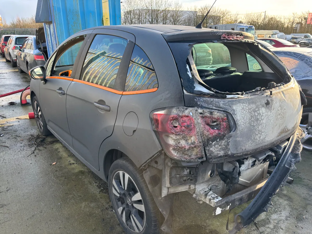 15 C3 1.2 Petrol Auto 38km Drives - Image 4