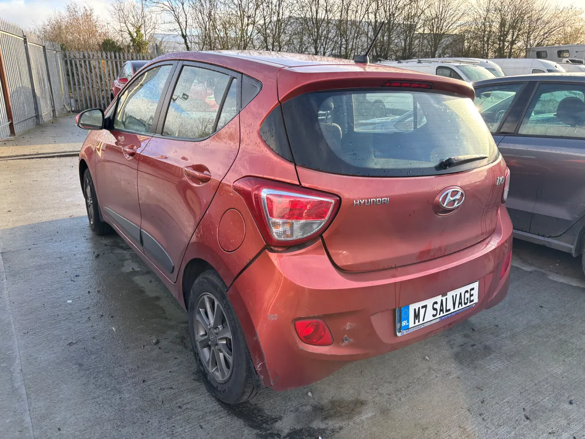 15 i10 Delux 1.0 74km Drives - Image 4
