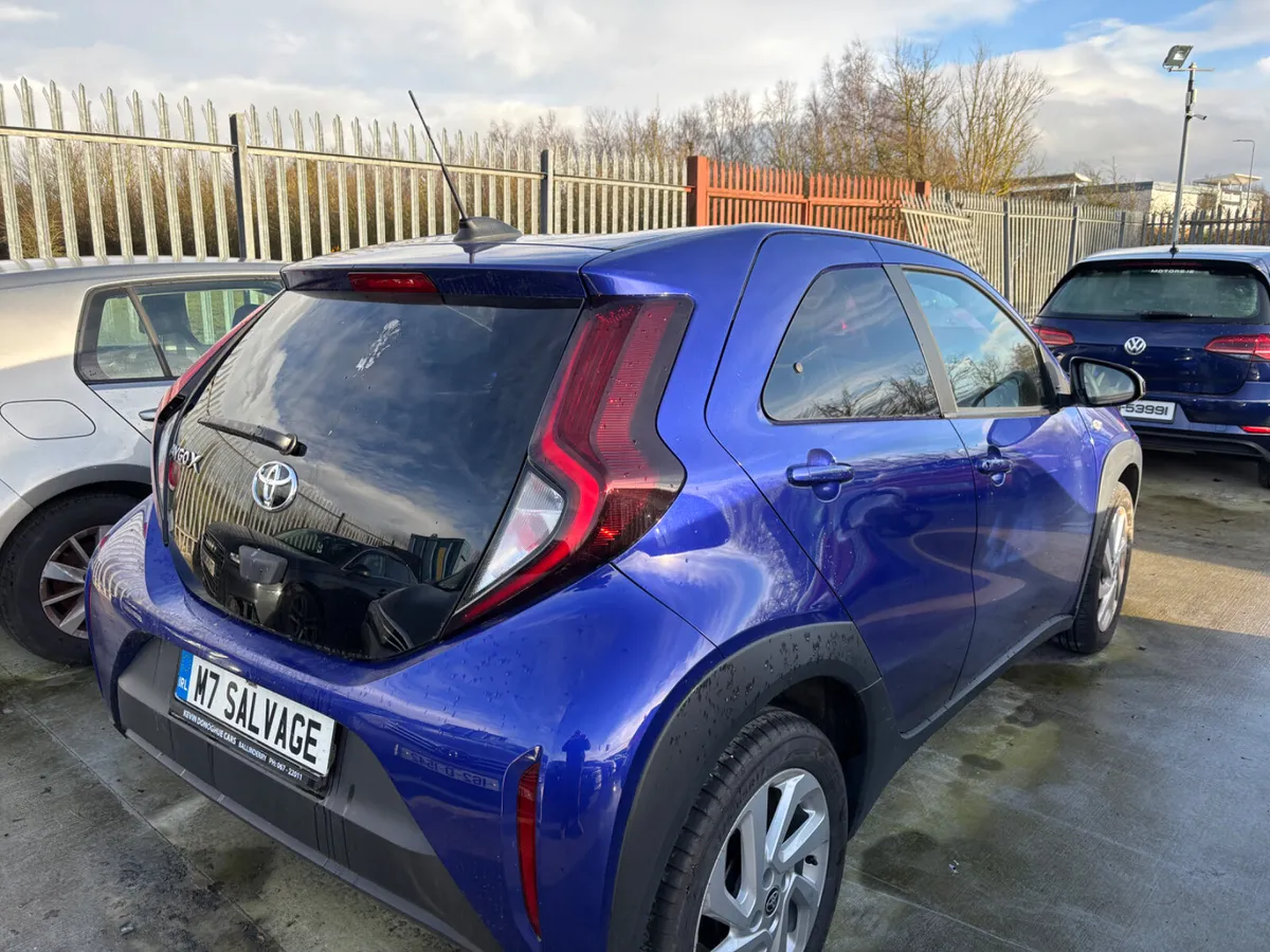 24 Aygo X 1.0 Petrol 3km Drives - Image 3