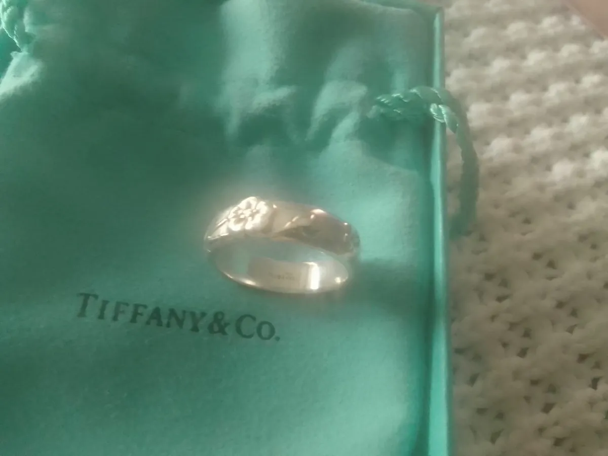 Tiffany vintage stg silver flower ring size Q - Image 1