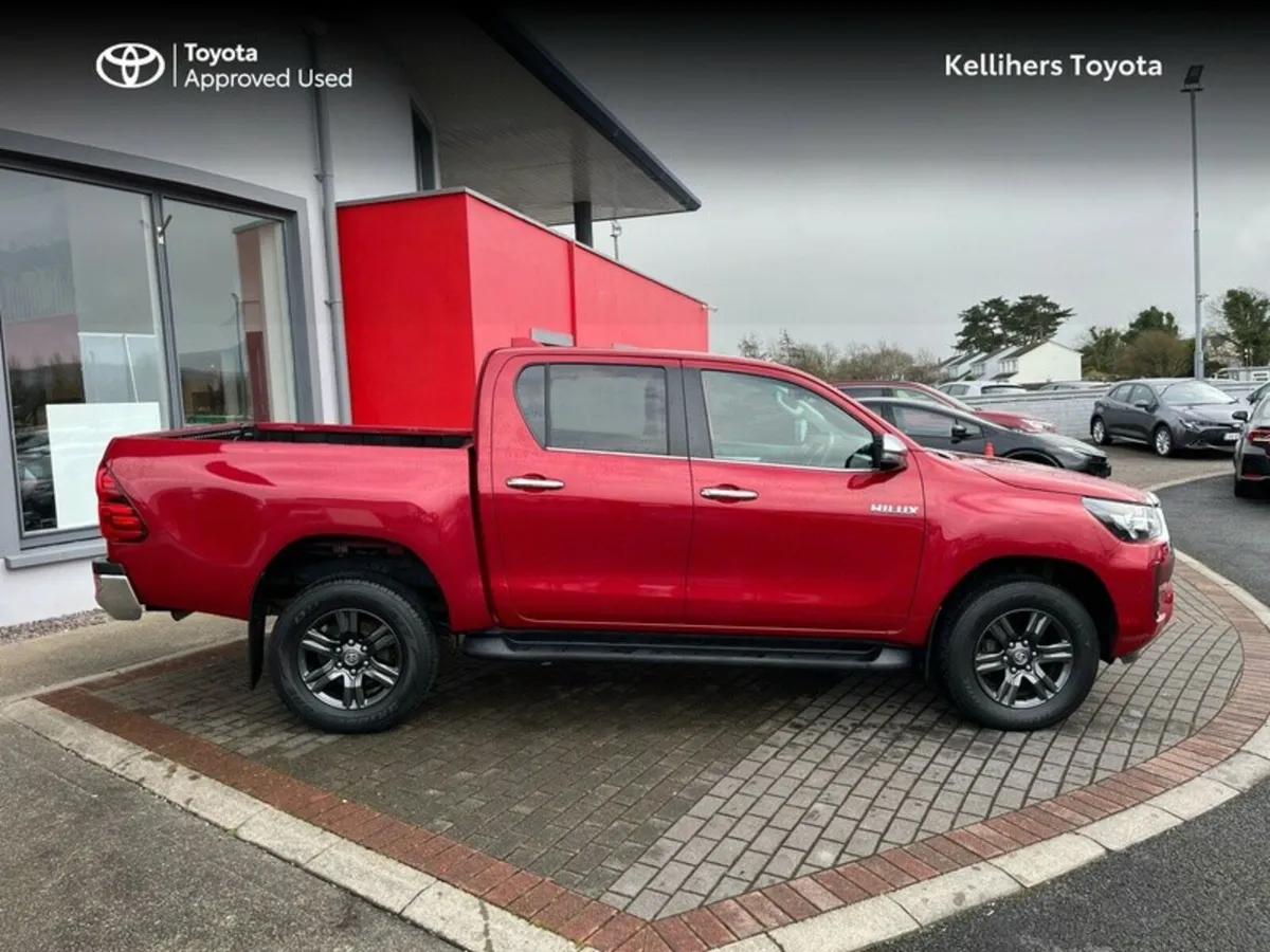 Toyota Hilux 2.8 SR5 D/CAB AUTO 4DR - Image 3