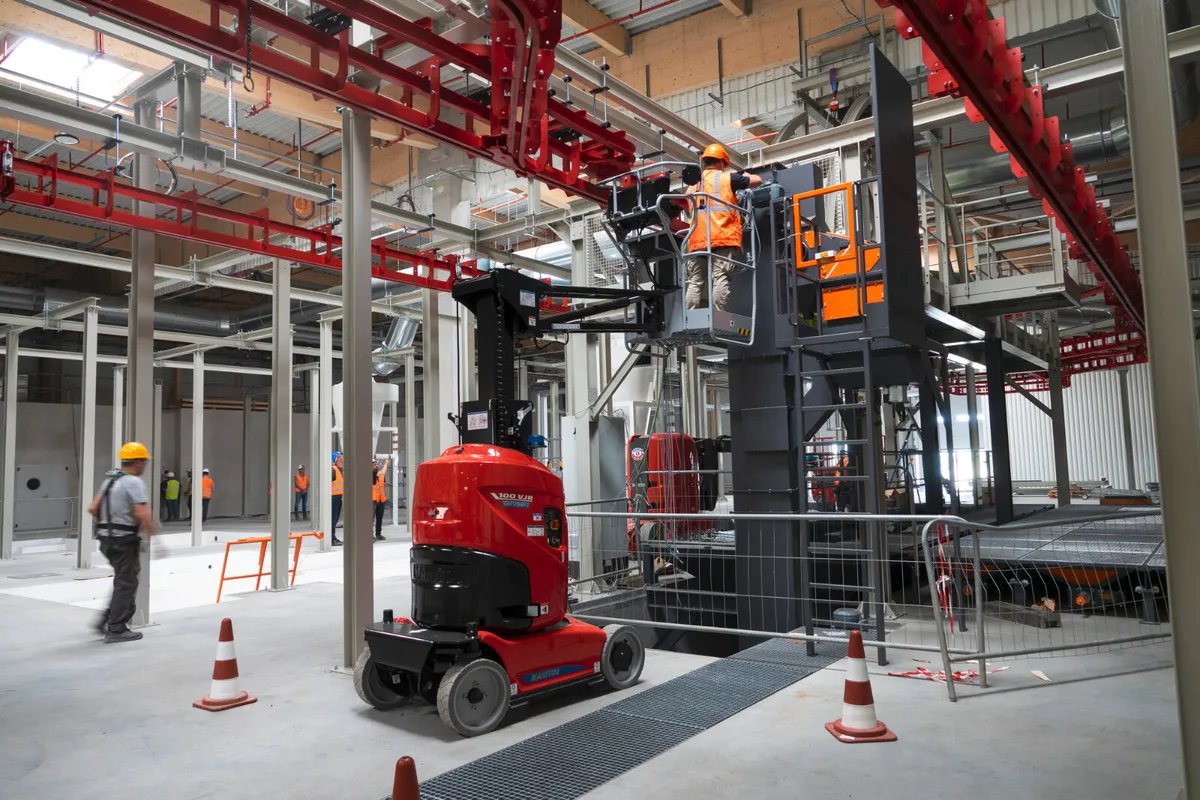 Manitou 100 VJR Electric Mast Lift | Main Dealer - Image 2