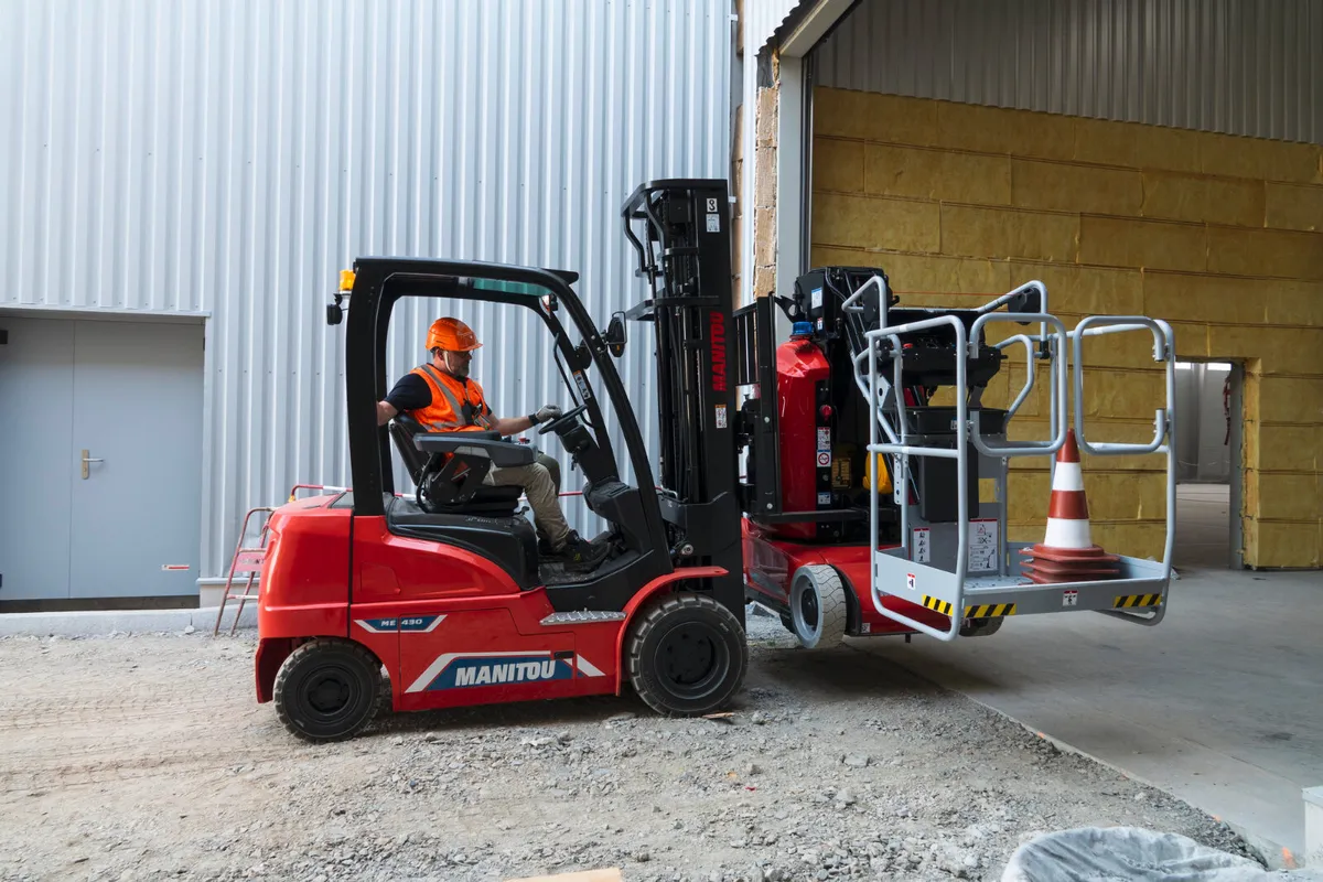 Manitou 100 VJR Electric Mast Lift | Main Dealer - Image 3