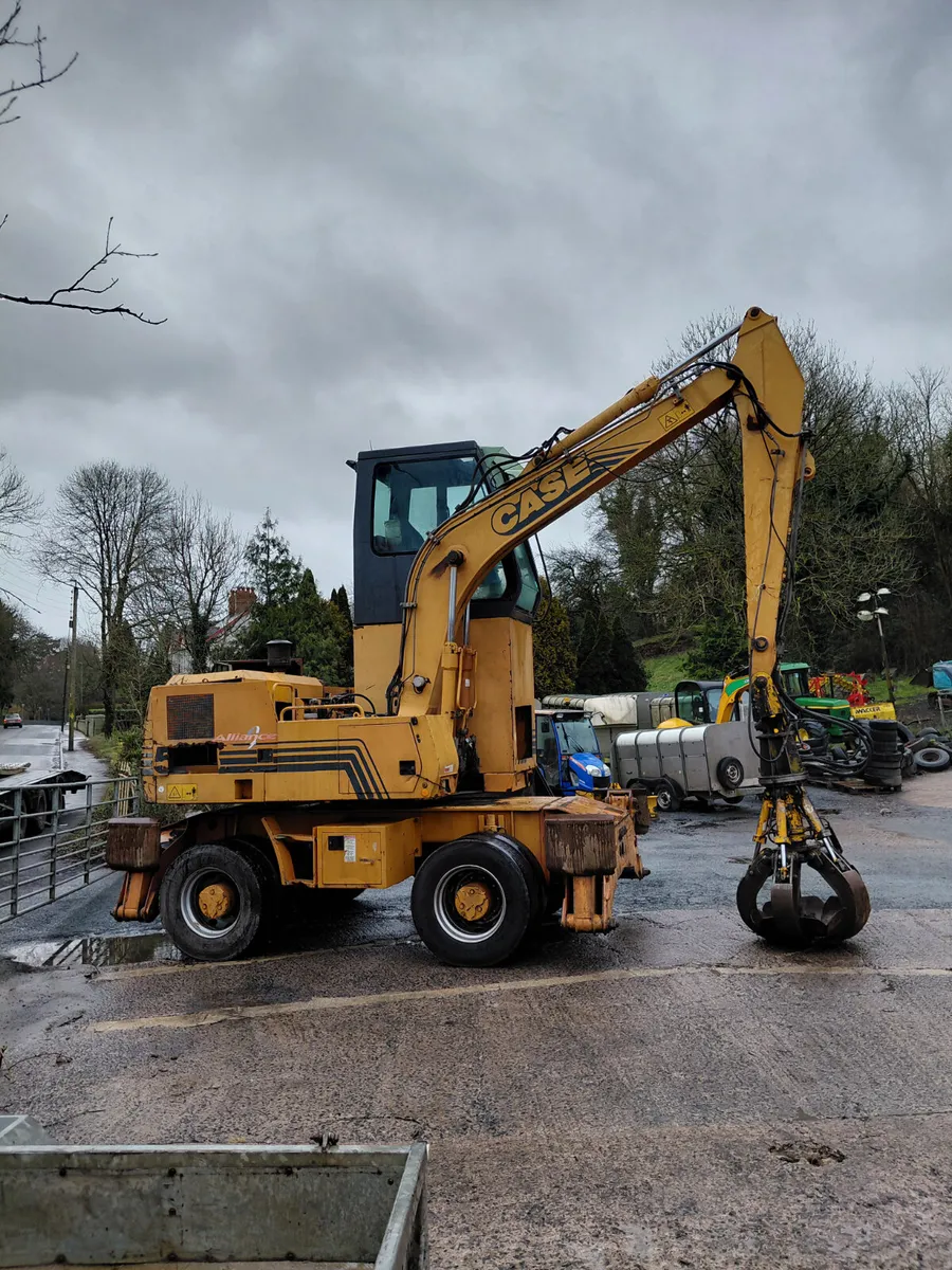 Case 588 Waste/Scrap Handler - Image 2