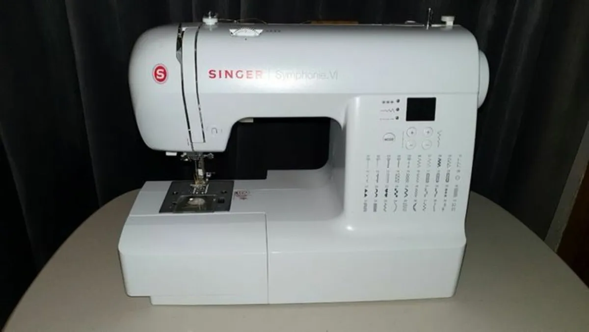 Singer Symphonie VI Electronic Sewing Machine - Image 2