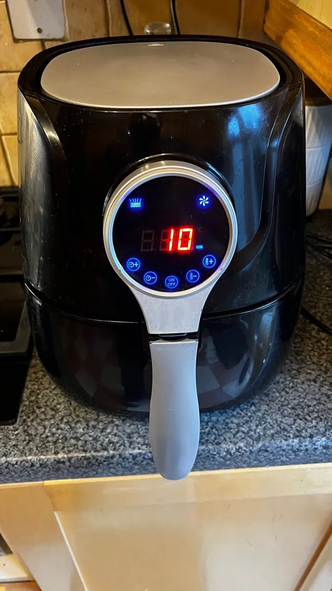 Air fryer - Image 1
