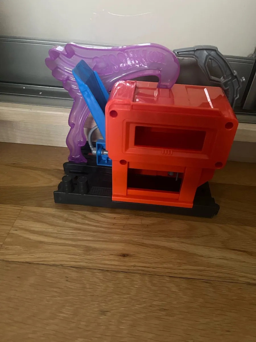 Hot wheels city downtown fuel stop - Image 2