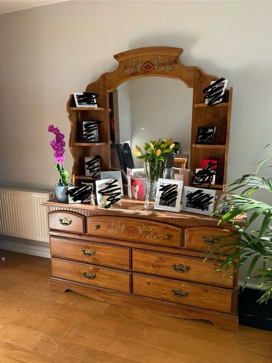 Antique statement dresser - Image 1