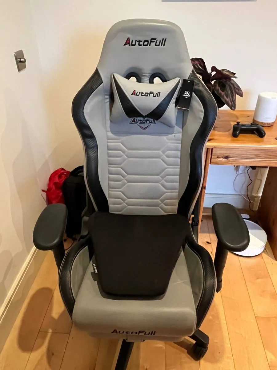 Autofull Gaming Chair - With Tags - Image 1