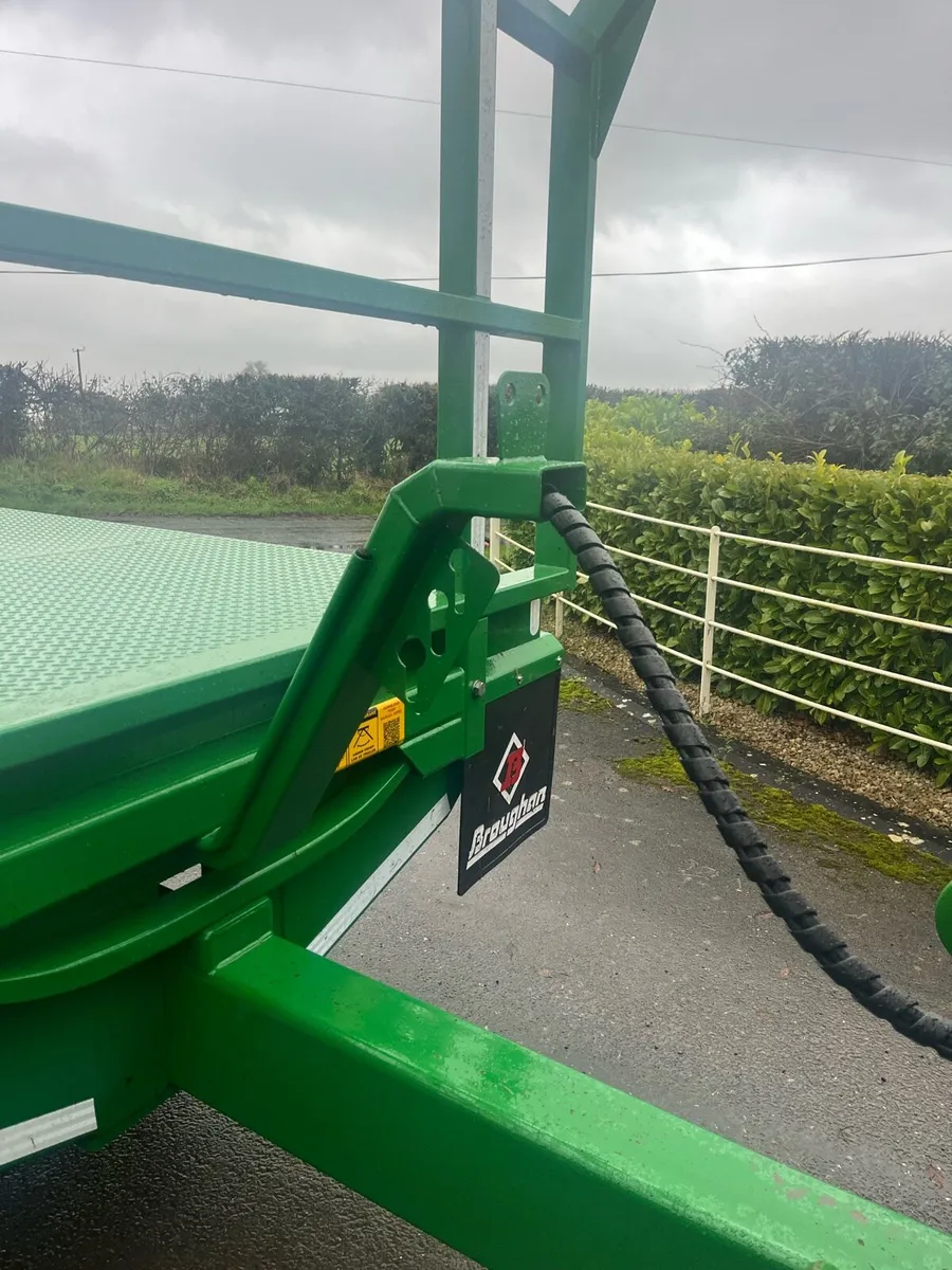 Broughan 28ft bale trailer - Image 2