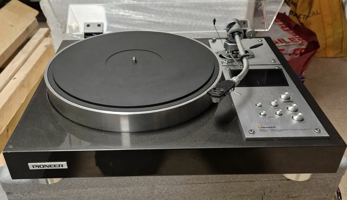 Hifi collection: Pioneer,  Linn,  Audio Monitor - Image 1