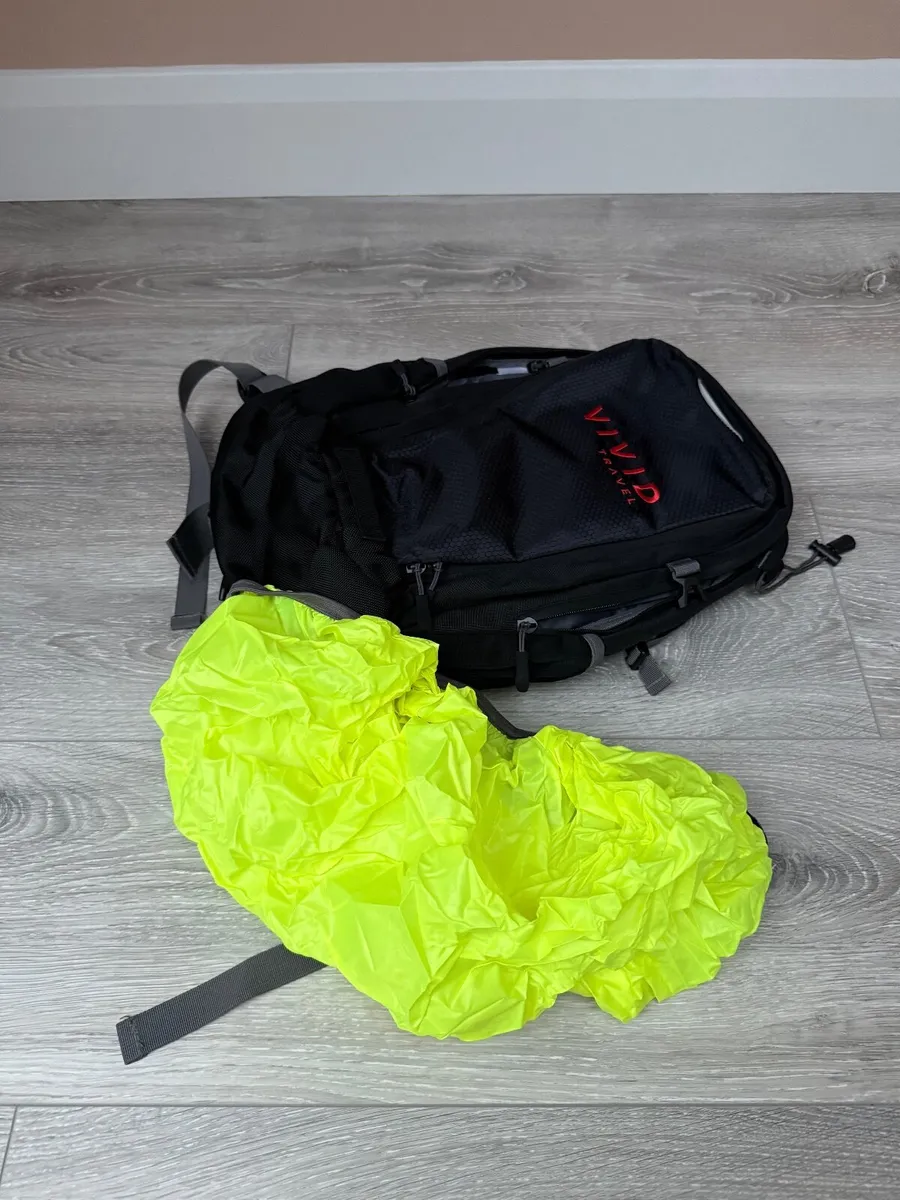 Backpack with rain cover - Image 3