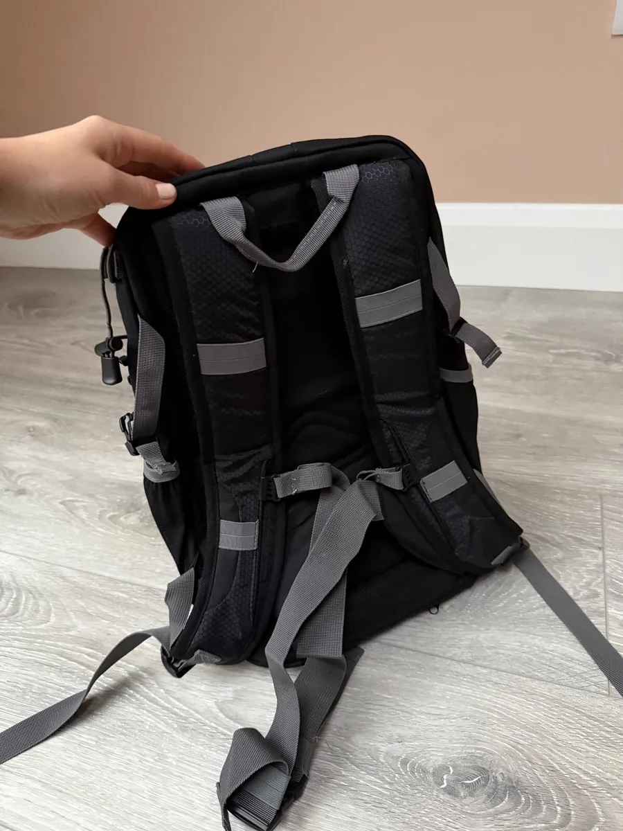 Backpack with rain cover - Image 2