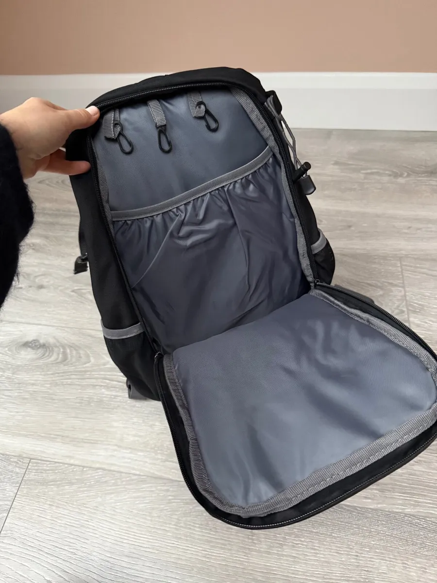 Backpack with rain cover - Image 4