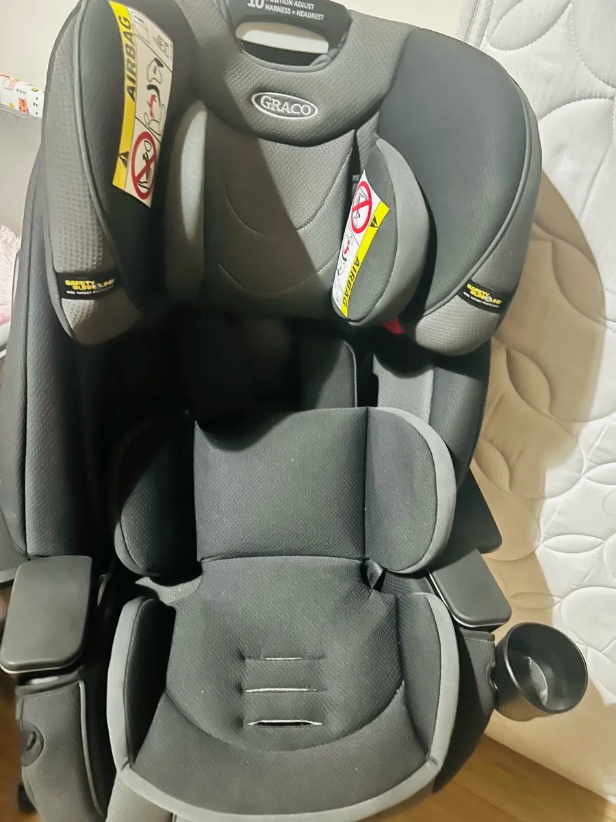 Car seat - Image 1
