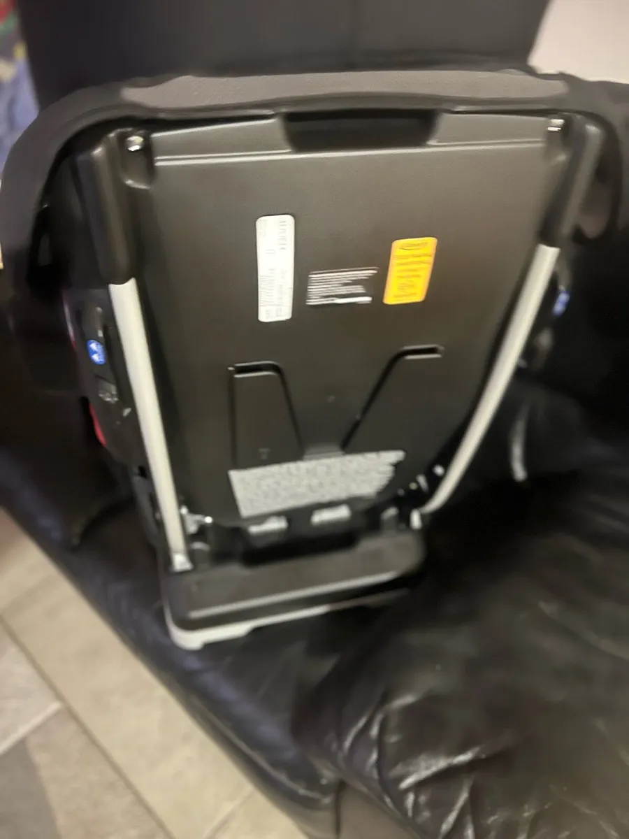 Car seat - Image 2