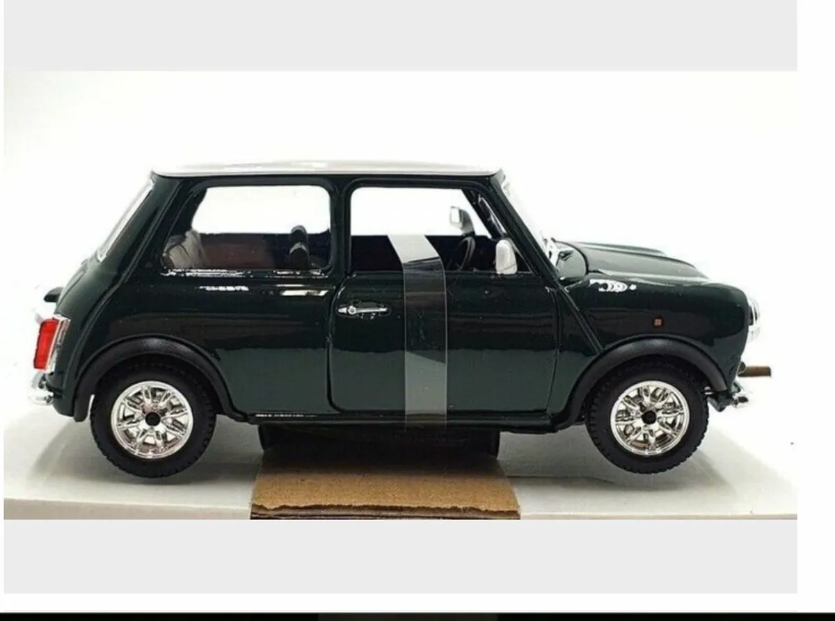1:24 Scale Mini Cooper Green, Free Post - Image 3