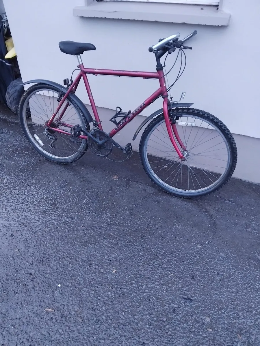 Raleigh bike 28inch working perfect priced - Image 2
