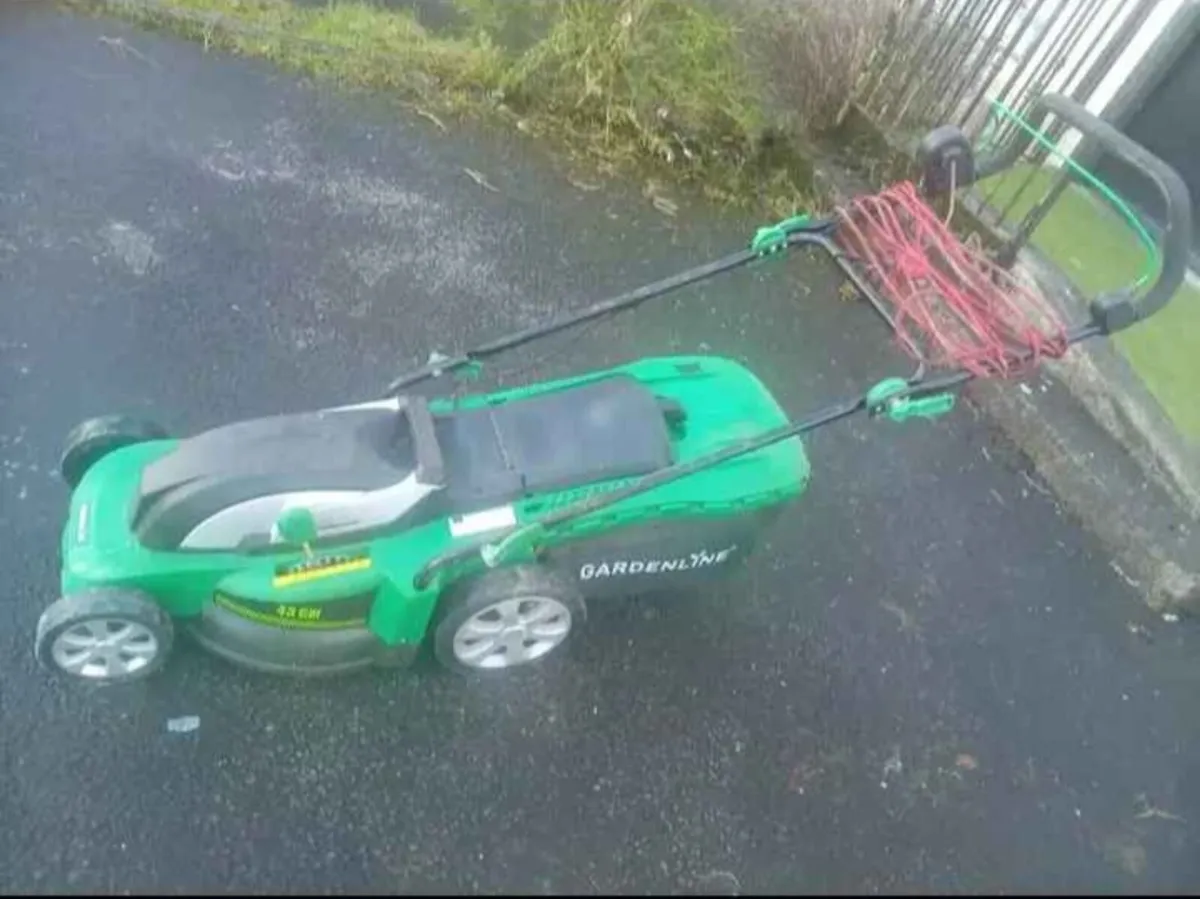 Electric lawnmower for sale - Image 1