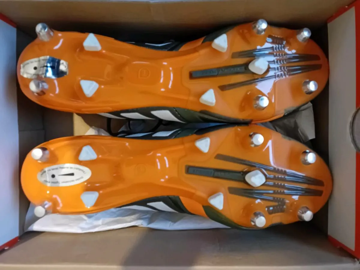 Football boots - Image 4