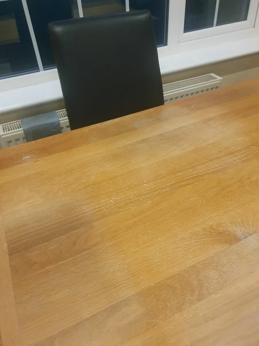 Kitchen table - Image 1