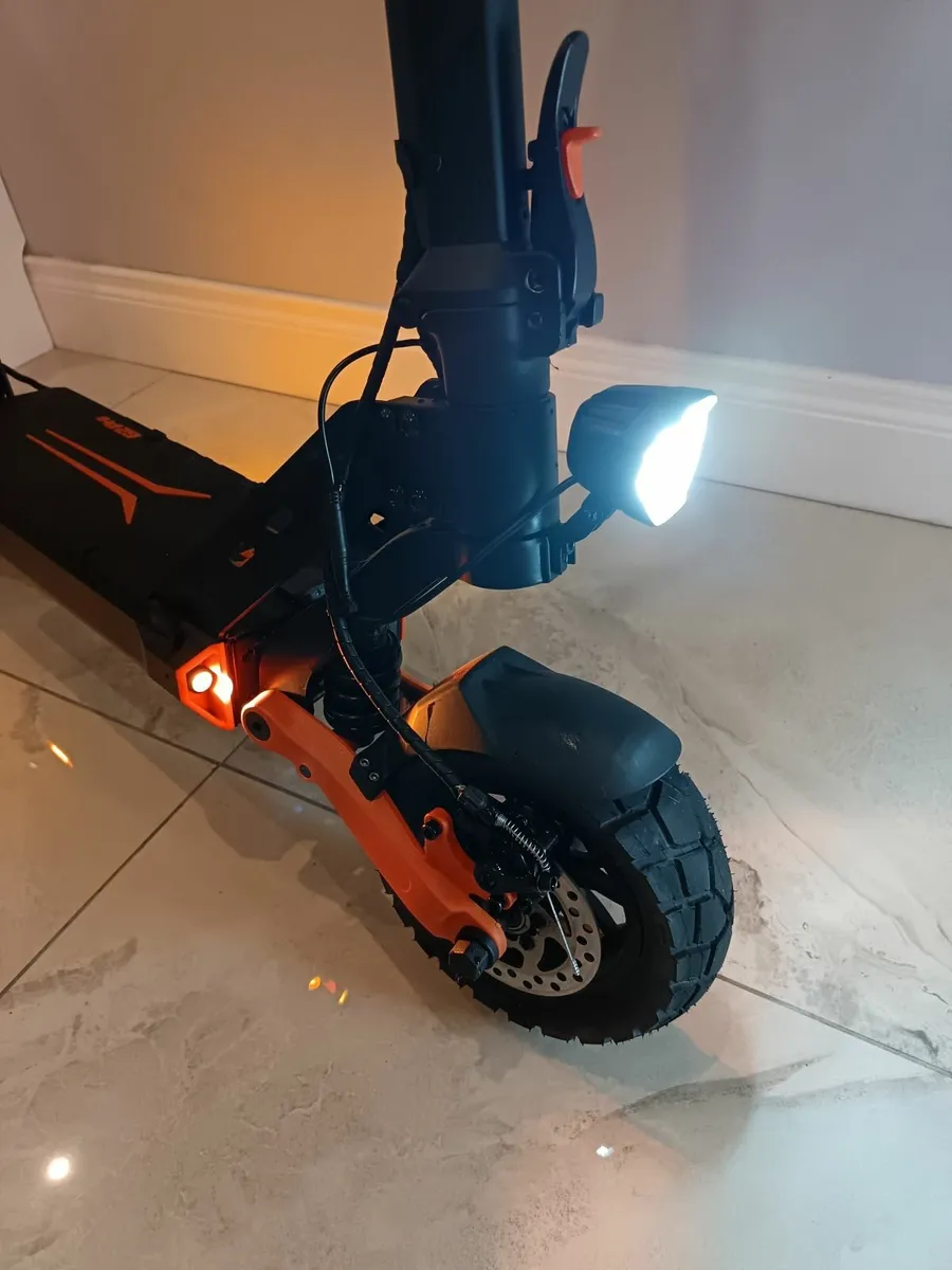 Kukirin G2 pro electric scooter - Image 2