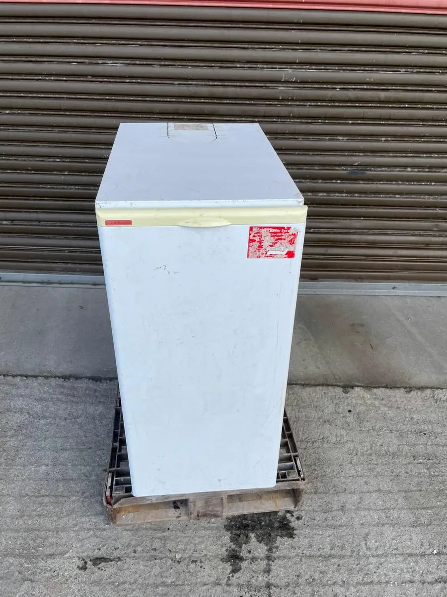 Warmflow Oil Boiler with Flue - Image 1