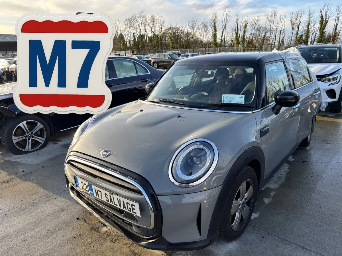 22 Mini Cooper 1.5 Petrol Auto 31km Starts - Image 1