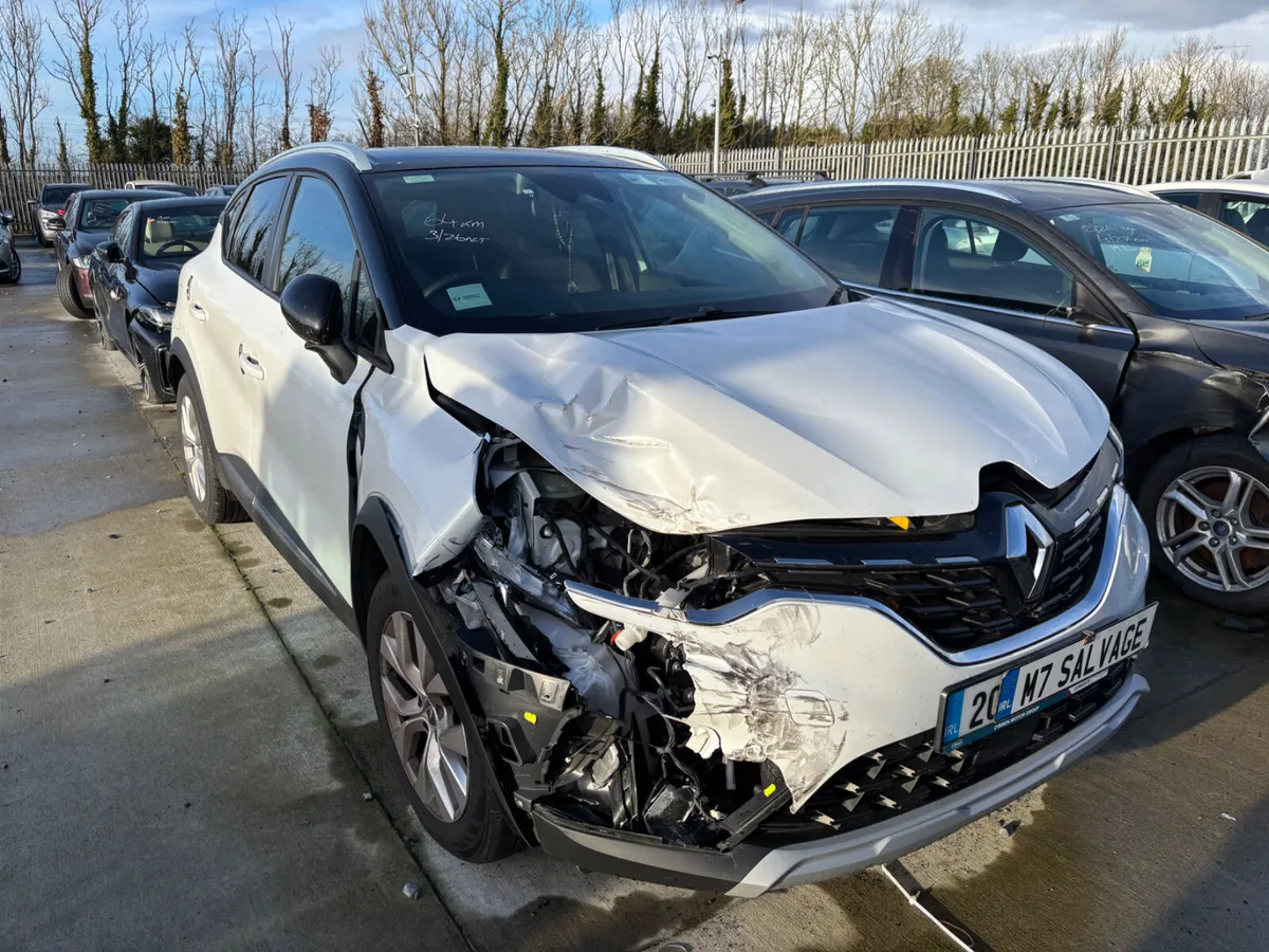 20 Captur Iconic Diesel 64km Drives - Image 2