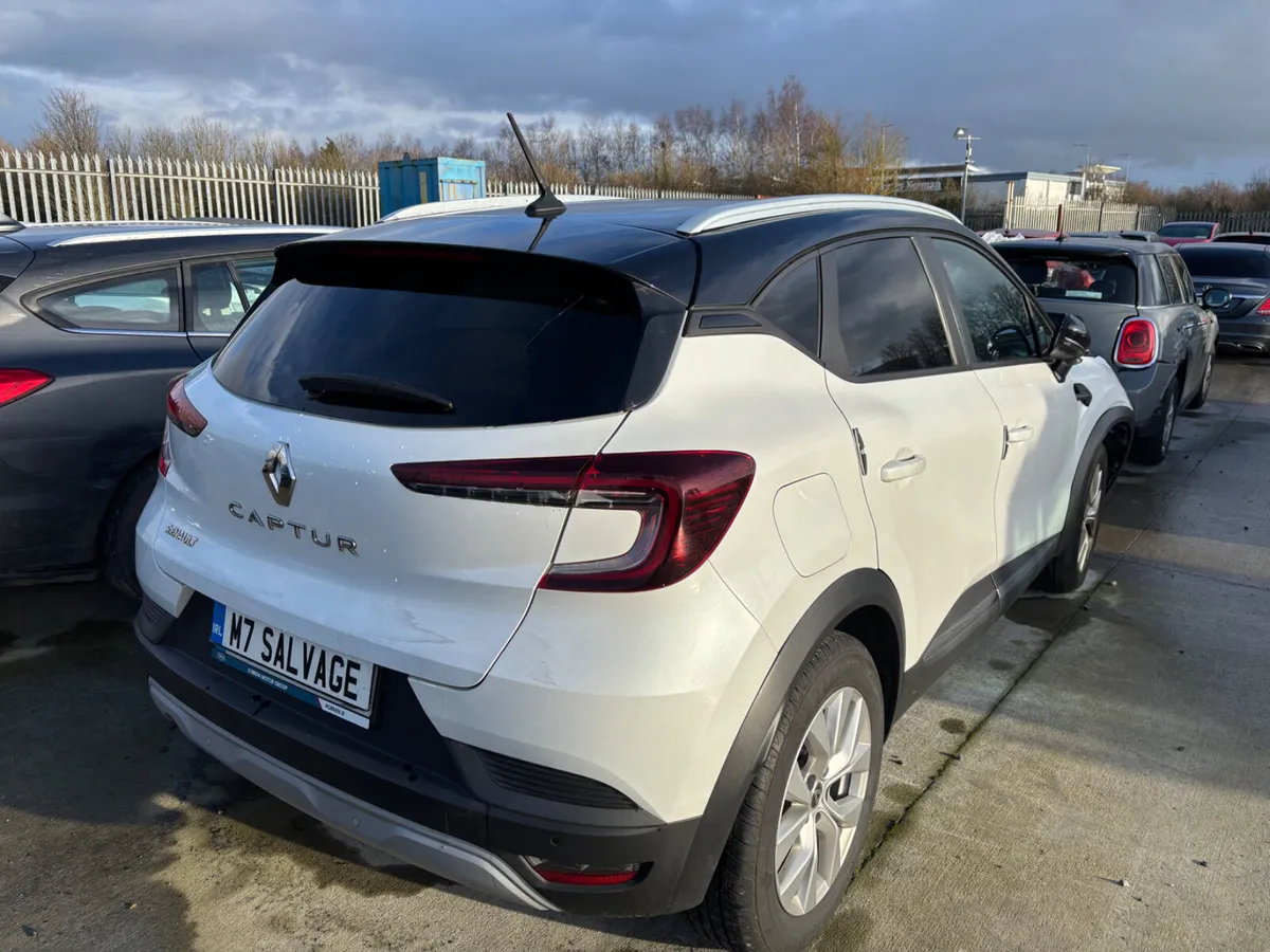 20 Captur Iconic Diesel 64km Drives - Image 3