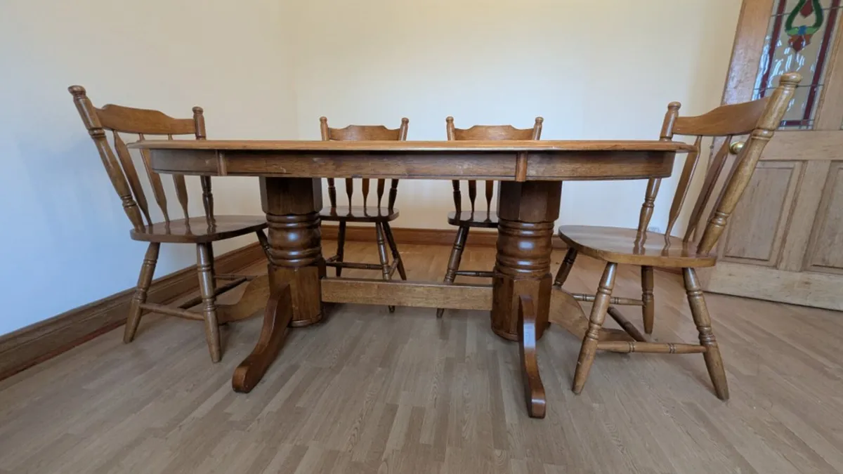 Hardwood dining room table and 6 chairs - perfect - Image 3