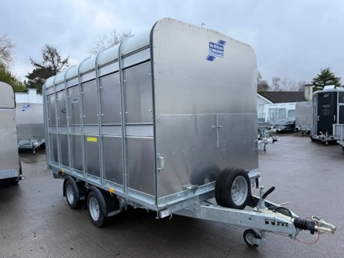 T3040882 New DP120 12' x 6'6" Livestock - Image 1