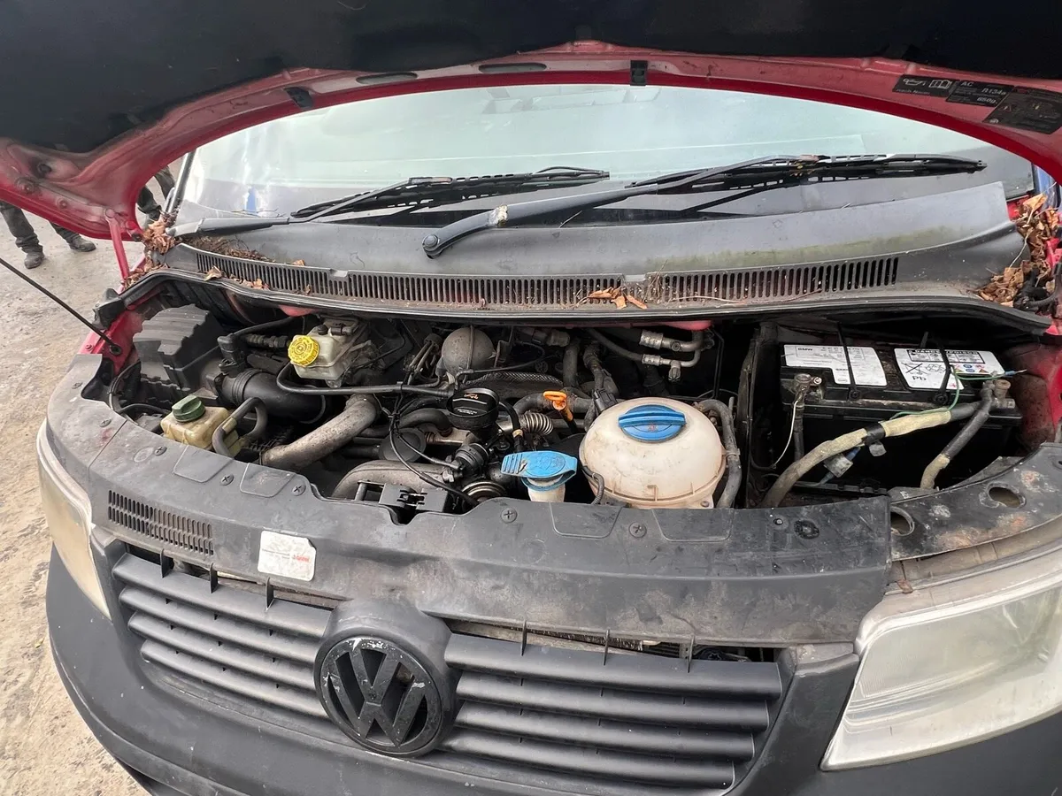 VW Transporter Van breaking for parts - Image 4