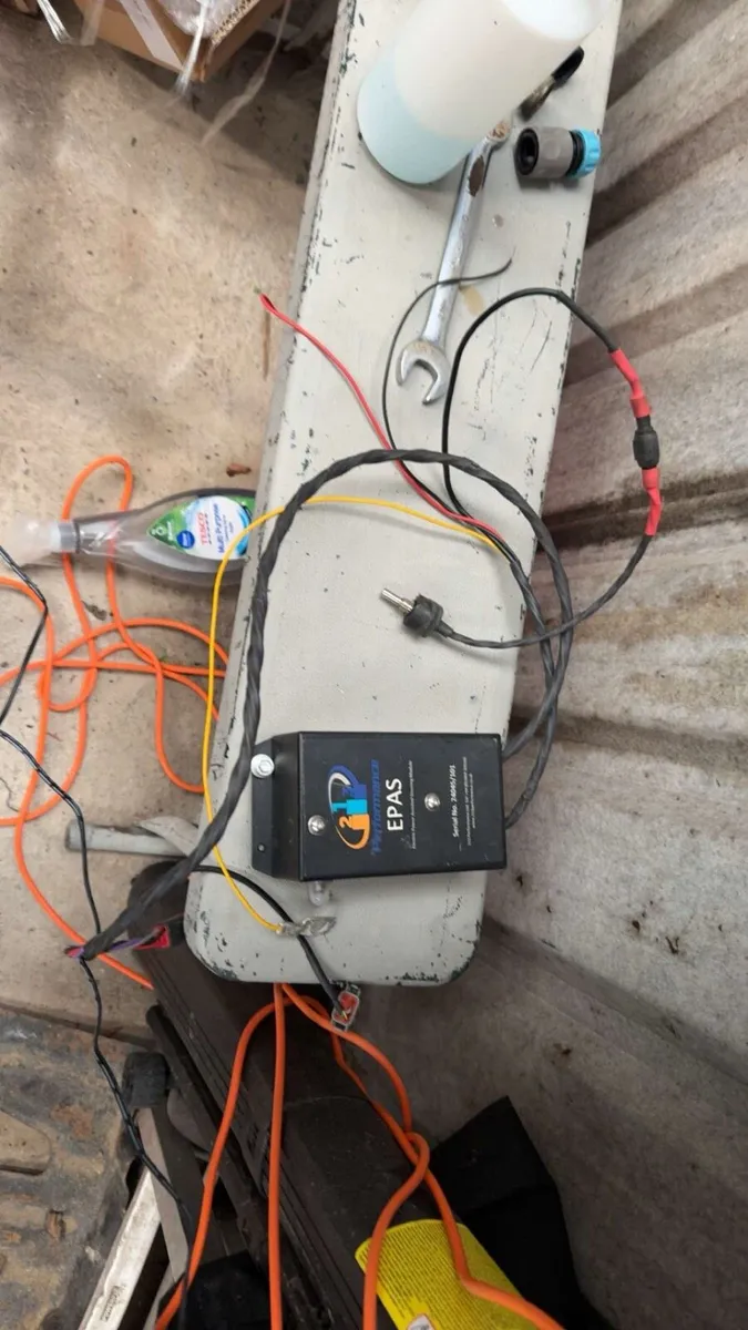 Red top engine - Image 2