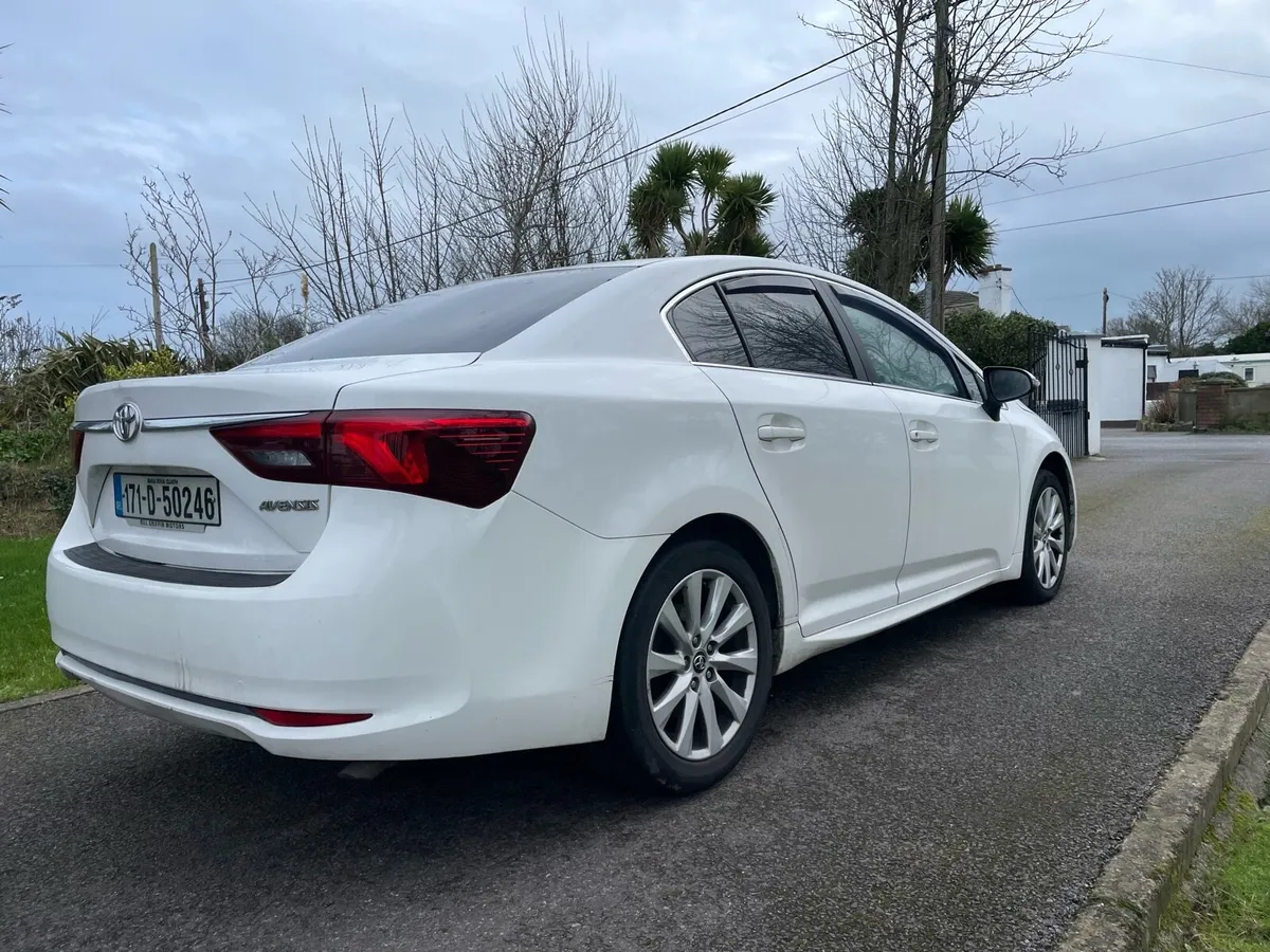 Toyota Avensis D4D Active, tax & test - Image 3