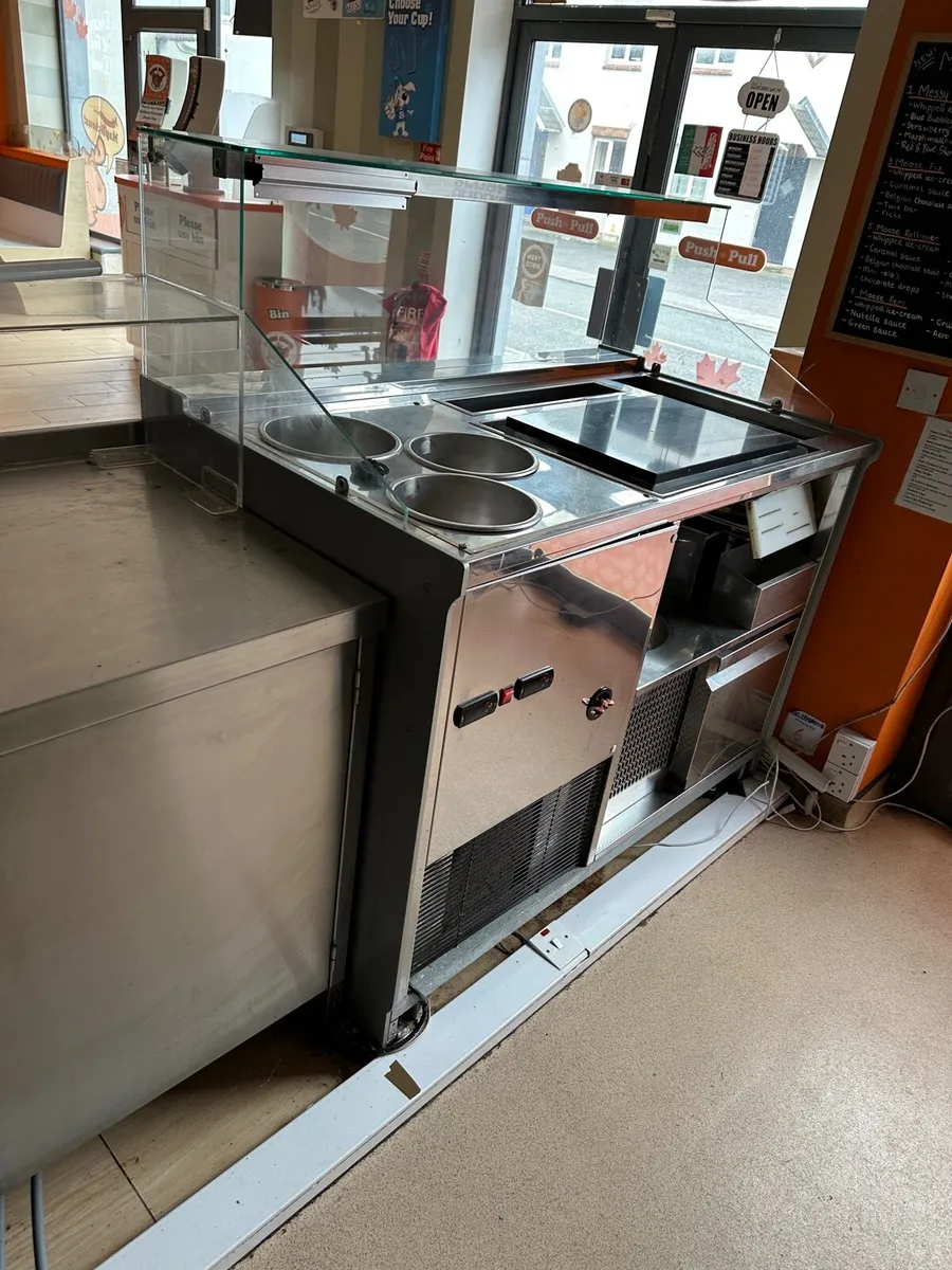 Complete contents of MapleMoose, Pizza Ice cream - Image 2