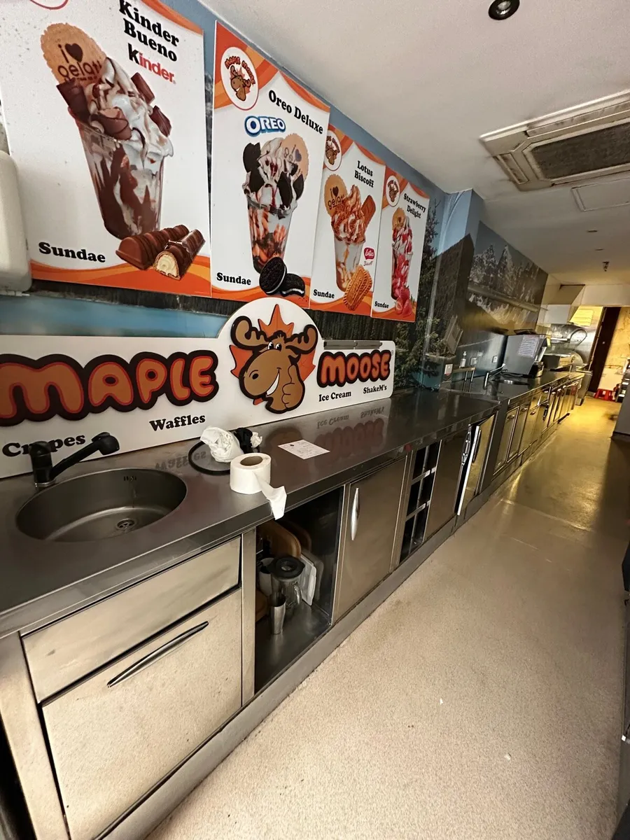 Complete contents of MapleMoose, Pizza Ice cream - Image 3