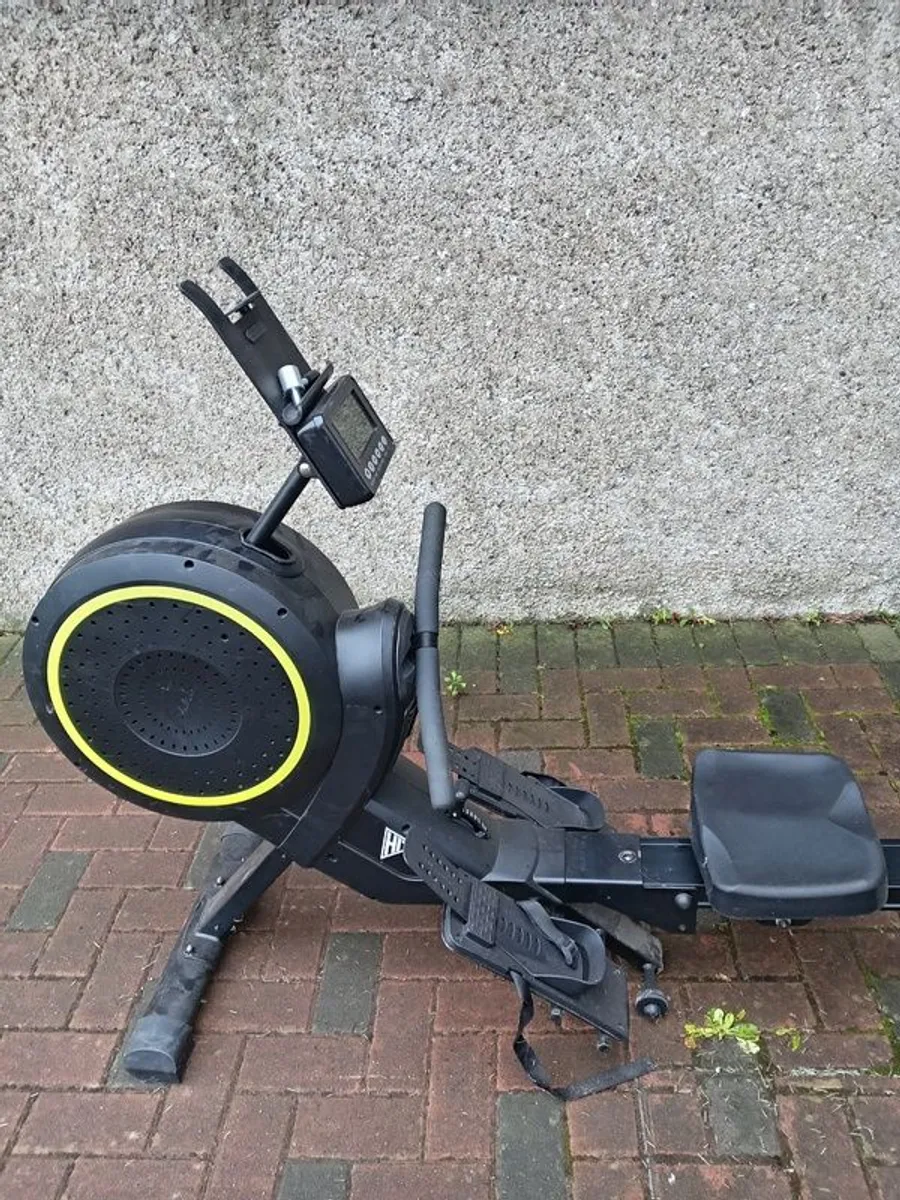 Rowing Machine - Image 2